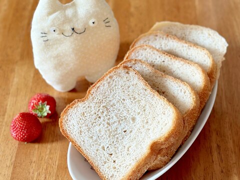 苺入り食パン
